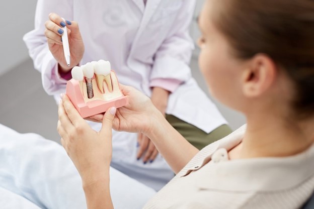 patient holding model of a dental implant